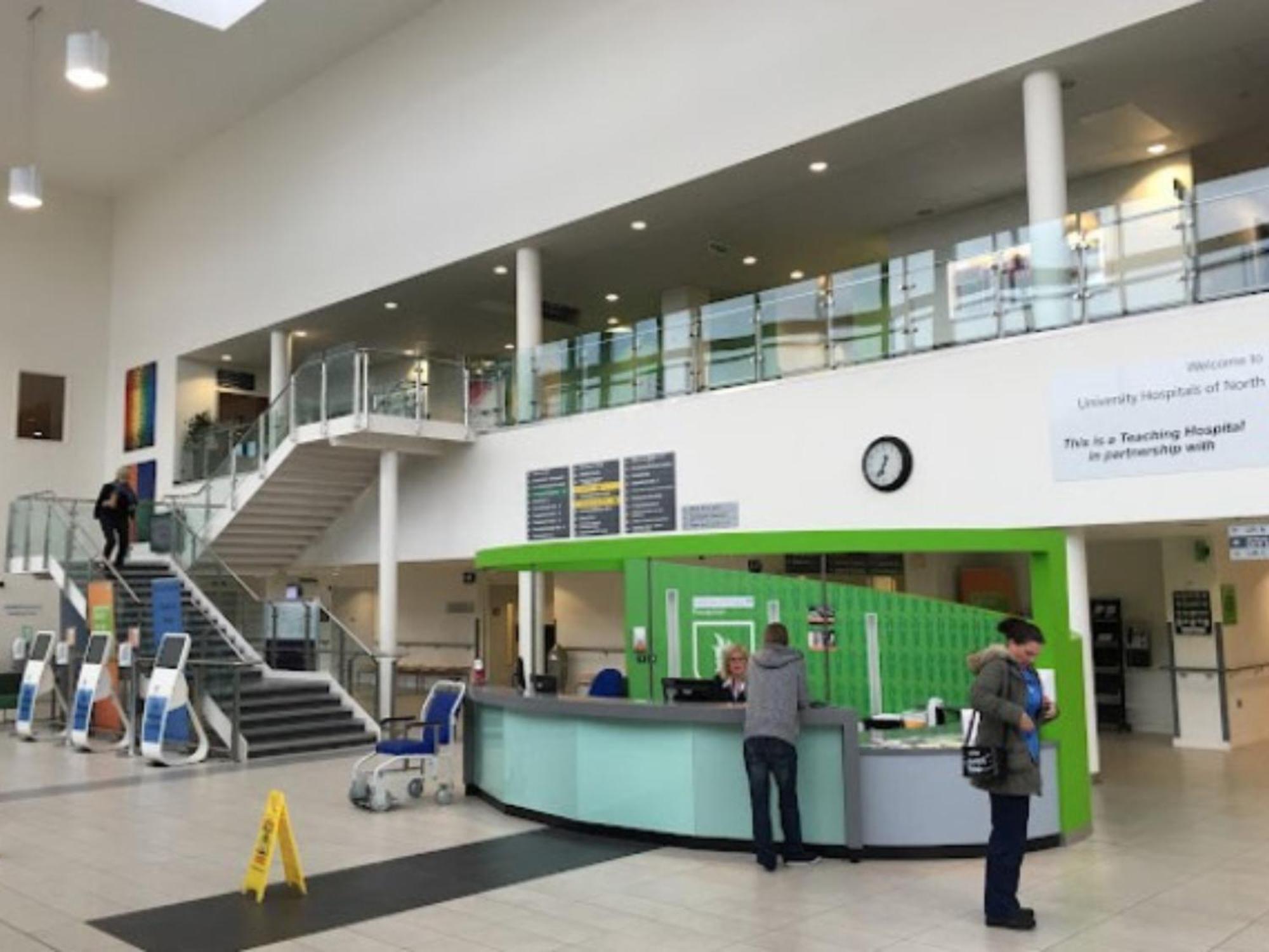 Darwin Stays - Service Accommodation In Newcastle Under Lyme City Centre Dış mekan fotoğraf