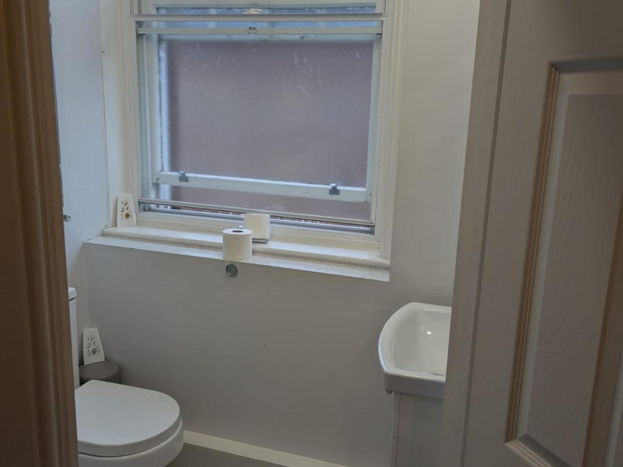 Darwin Stays - Service Accommodation In Newcastle Under Lyme City Centre Dış mekan fotoğraf