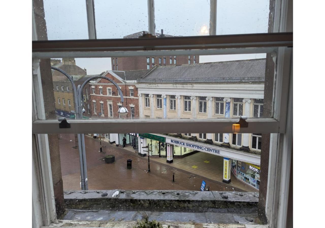 Darwin Stays - Service Accommodation In Newcastle Under Lyme City Centre Dış mekan fotoğraf