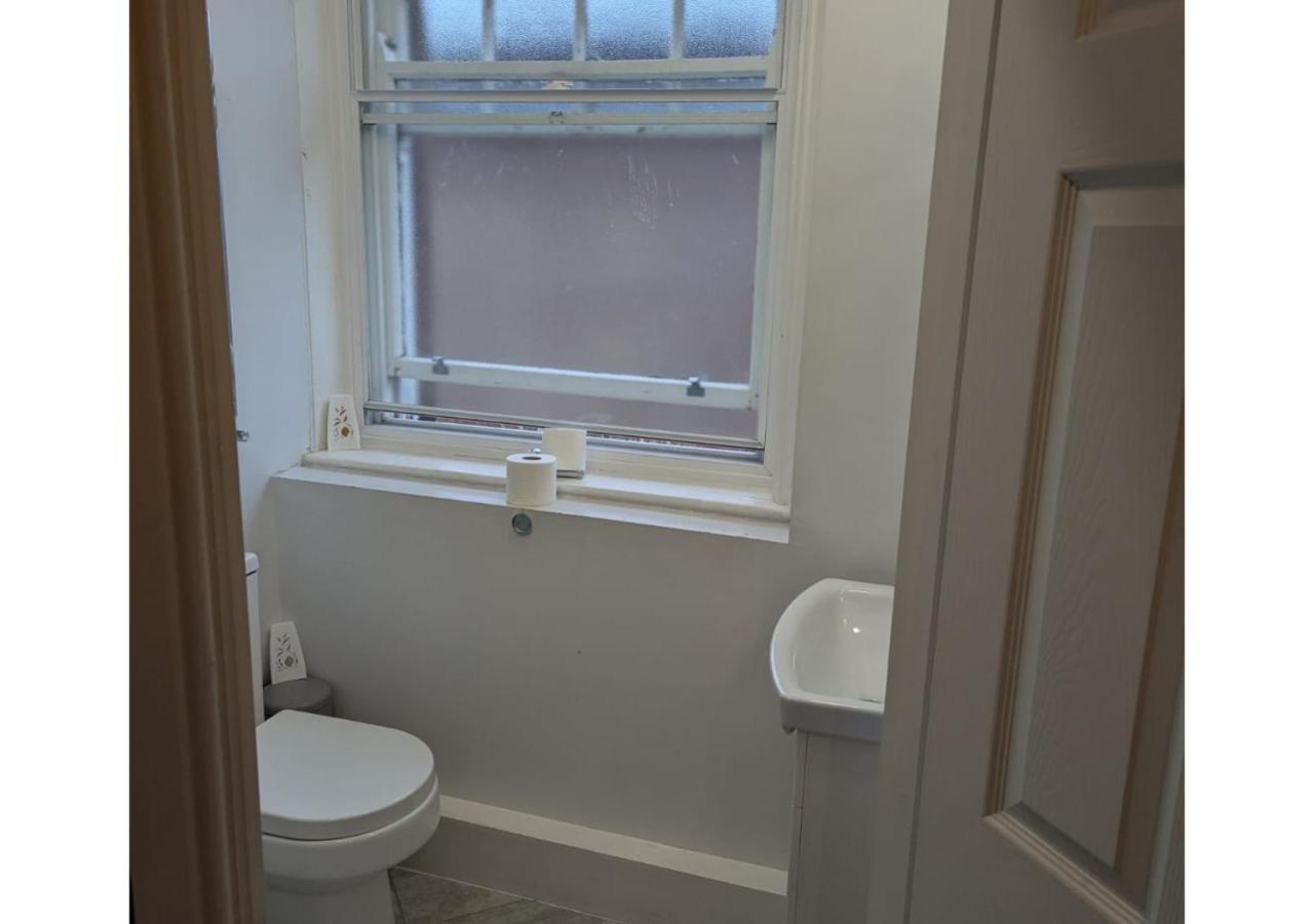 Darwin Stays - Service Accommodation In Newcastle Under Lyme City Centre Dış mekan fotoğraf