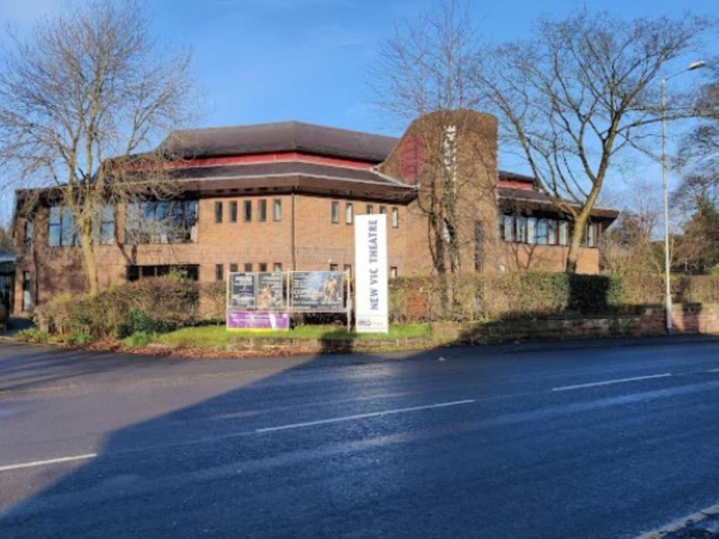 Darwin Stays - Service Accommodation In Newcastle Under Lyme City Centre Dış mekan fotoğraf