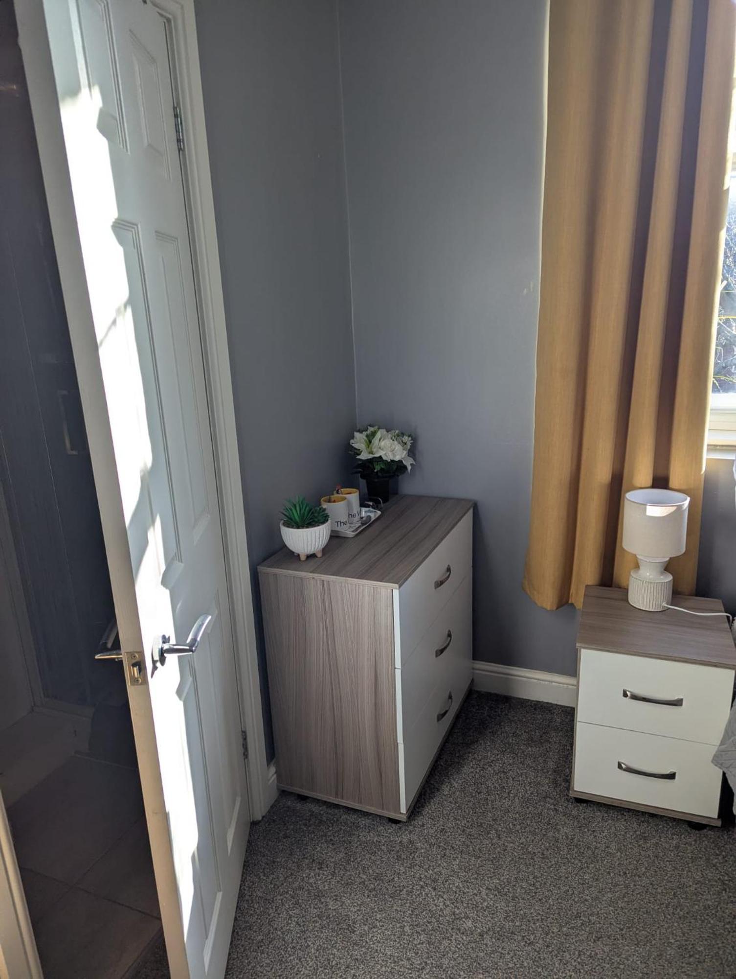 Darwin Stays - Service Accommodation In Newcastle Under Lyme City Centre Dış mekan fotoğraf
