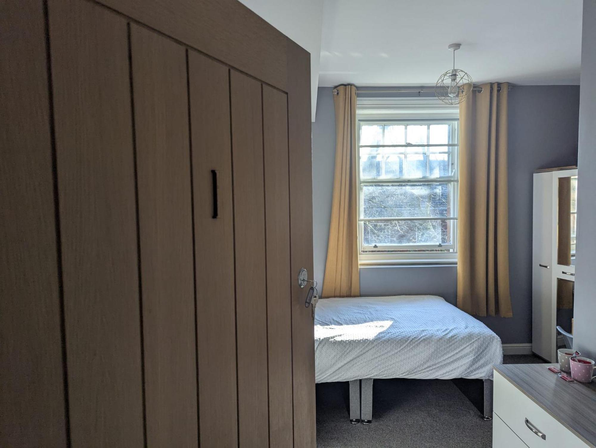Darwin Stays - Service Accommodation In Newcastle Under Lyme City Centre Dış mekan fotoğraf